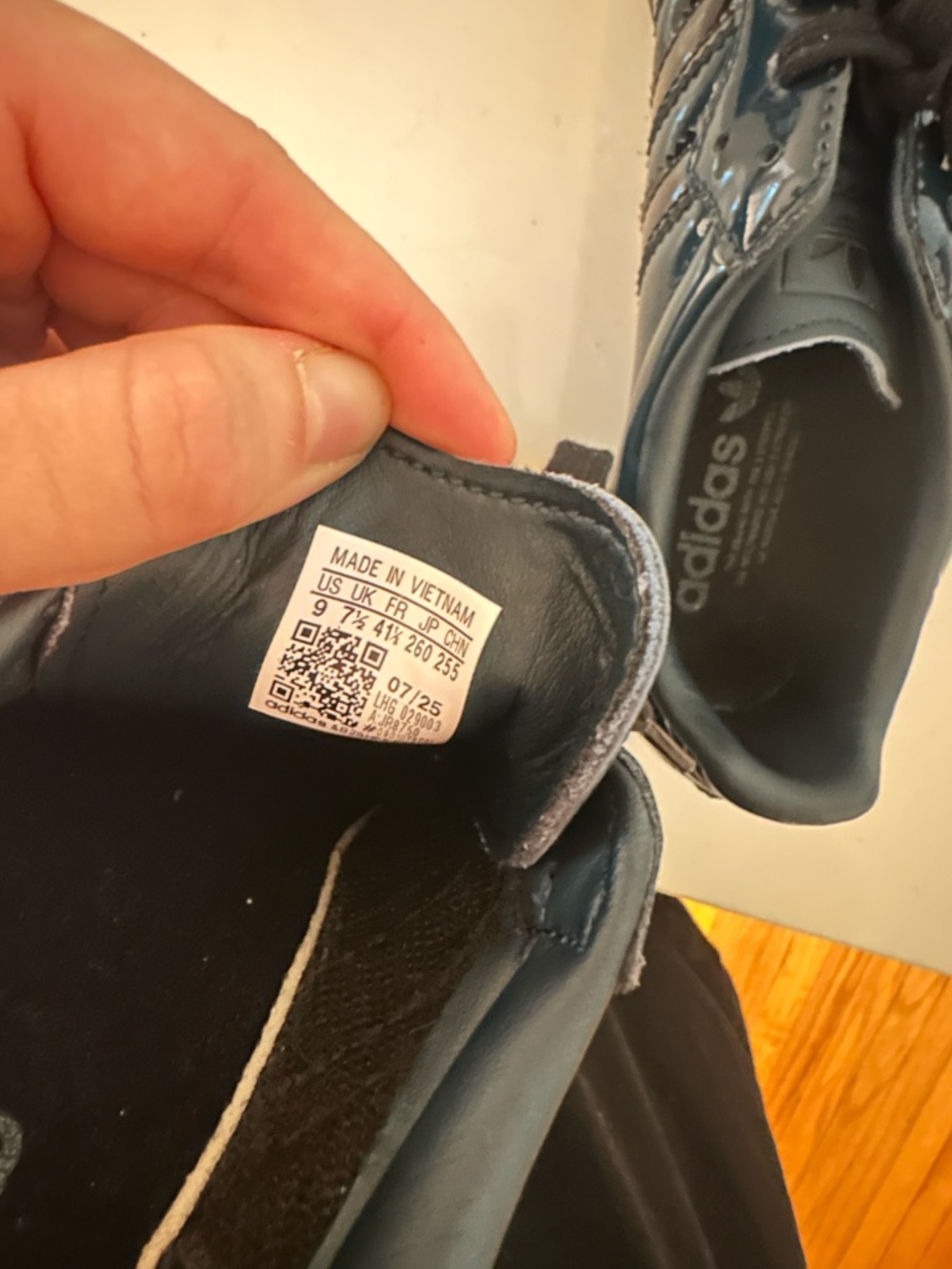 Adidas Samba Womens 9Patent Leather Sneakers - Teal
AS SEEN ON DAKOTAH JOHNSON - Picture 5 of 5